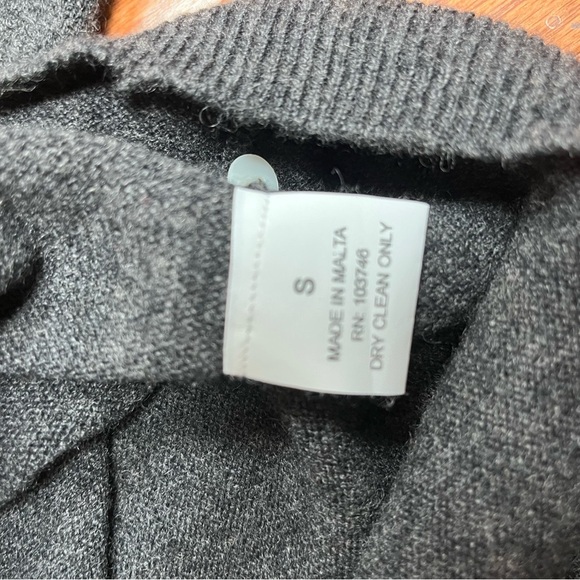 Vintage Women's gray Cashmere button up cardigan sweater size petite small - Picture 4 of 8